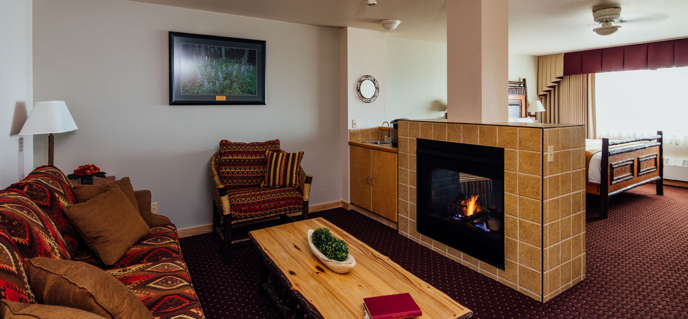 Image: Junior Suite at Talkeetna Alaskan Lodge. (photo courtesy of the Pursuit Collection) (Pursuit)