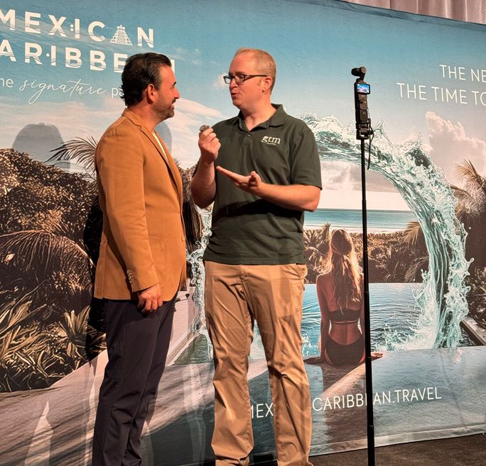 TravelPulse’s Eric Bowman interviews Mexican Caribbean Tourism Board CEO Andrés Martinez during the inaugural GTM Luxury event in Phoenix, Arizona.
