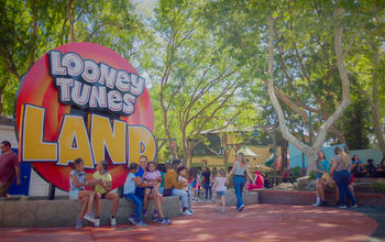 Six Flags Magic Mountain, Los Angeles theme parks, looney tunes land, theme park
