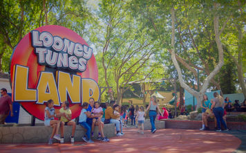Six Flags Magic Mountain, Los Angeles theme parks, looney tunes land, theme park