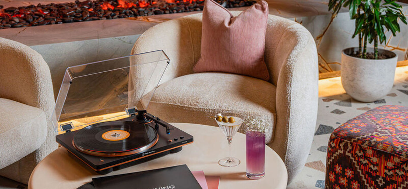 Image: Living Room lobby lounge at W Toronto (Photo Credit: W Hotels)