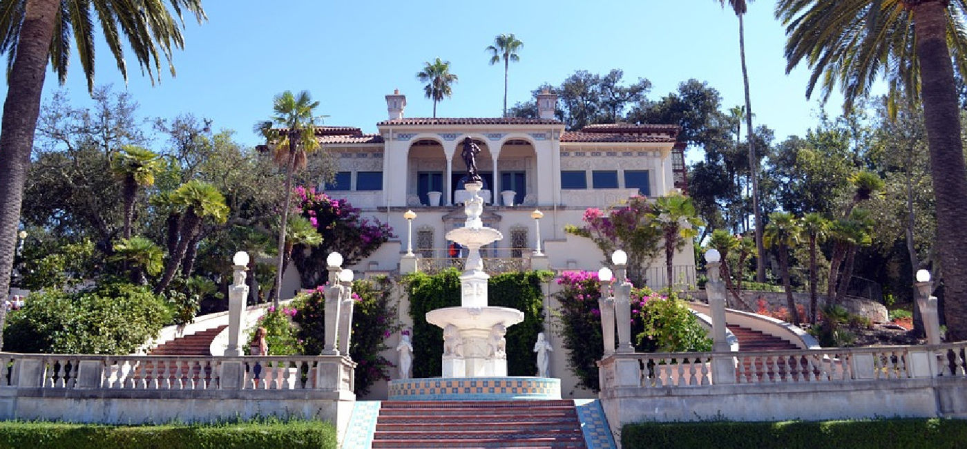 Image: Hearst Castle, San Simeon, California. (photo via Pixabay/sarangib)