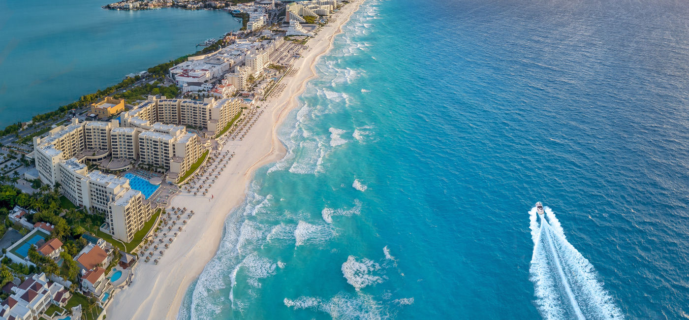 Image: Cancun's famous Hotel Zone in Quintana Roo, Mexico. (Photo Credit: Adobe Stock/jdross75)