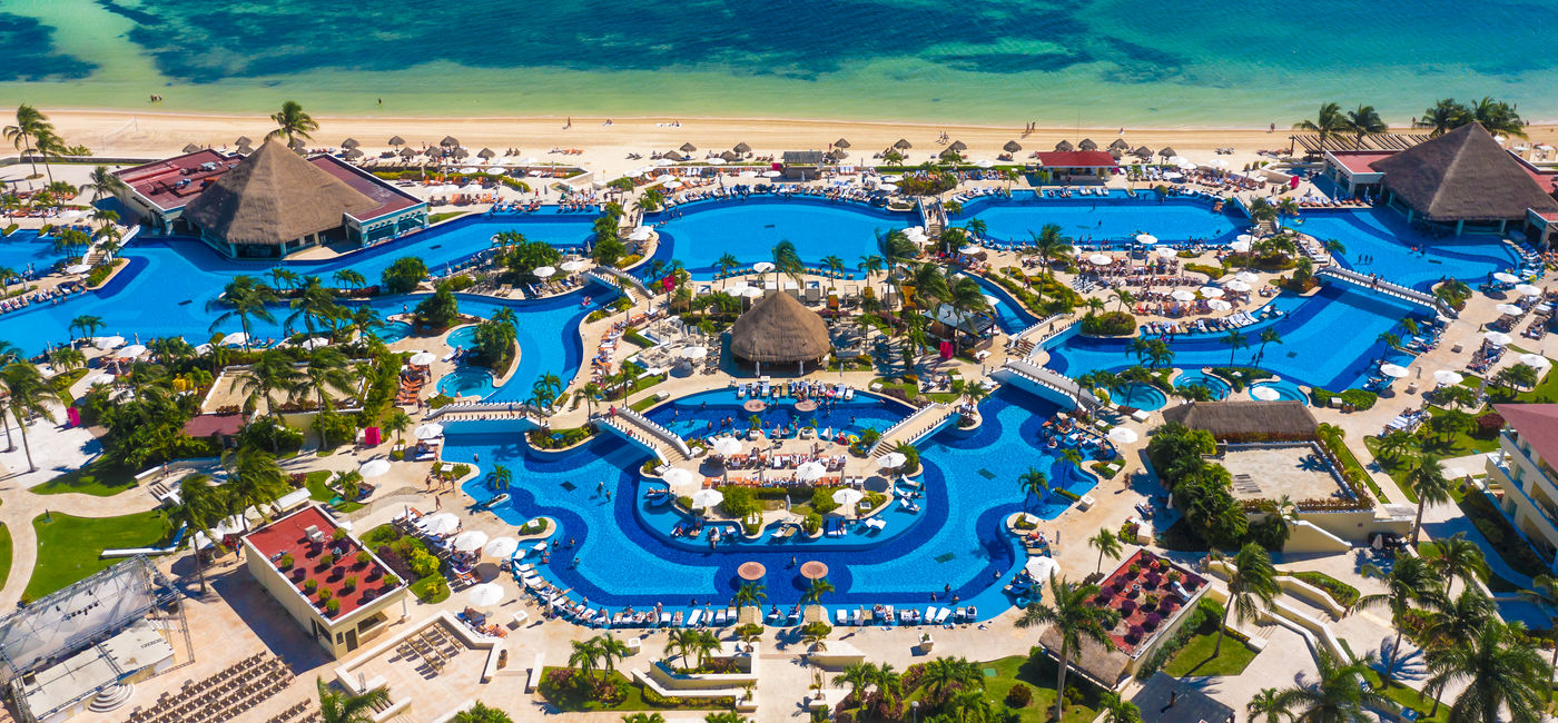 Image: Aerial view of the pool and beach at Cancun's Moon Palace Resort, where Oceans Calling Second Wave will be held. (Photo Credit: Moon Palace Resort)