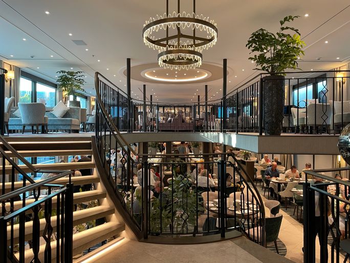 Riviera Radiance features a dramatic split-level design