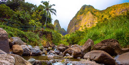 Iao Needle State Park, Maui, Hawaii.