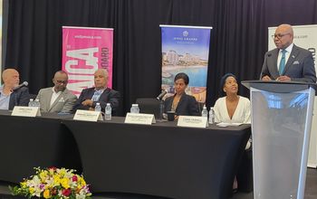 Edmund Bartlett with Caribbean tourism officials