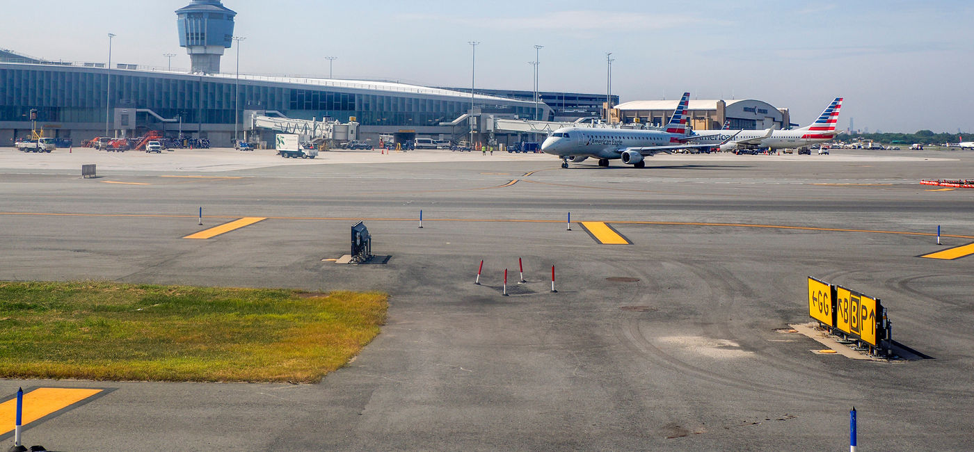 Image: LaGuardia Airport tower. (Photo Credit: Izanbar photos / Adobe Stock)