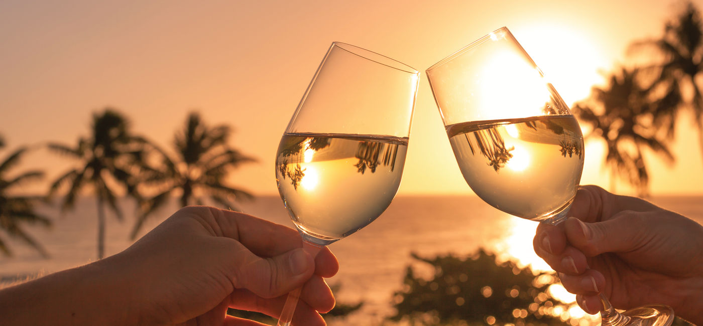 Image: Earn Unlimited Bonus Cash & Free Nights (Courtesy of Oasis Hotels & Resorts)