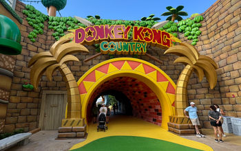 Donkey Kong Country at Super Nintendo World.