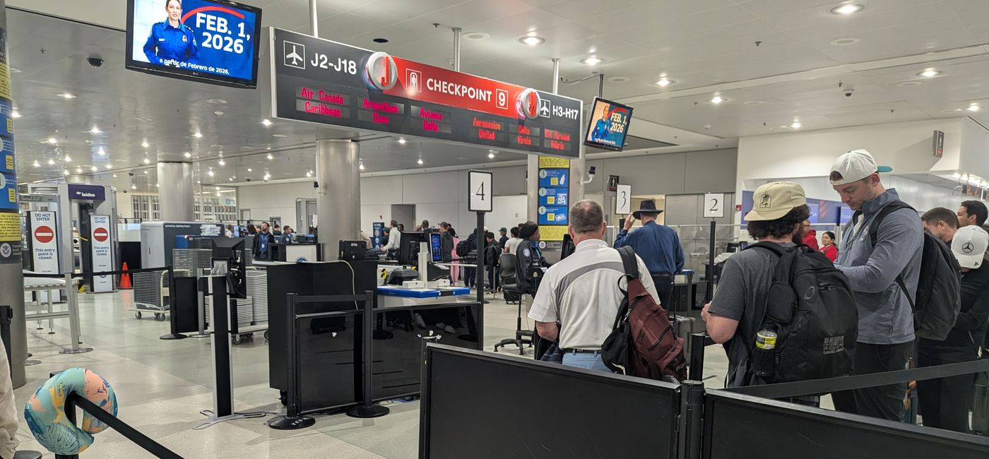 Image: TSA security checkpoint (Photo Credit: Eric Bowman)