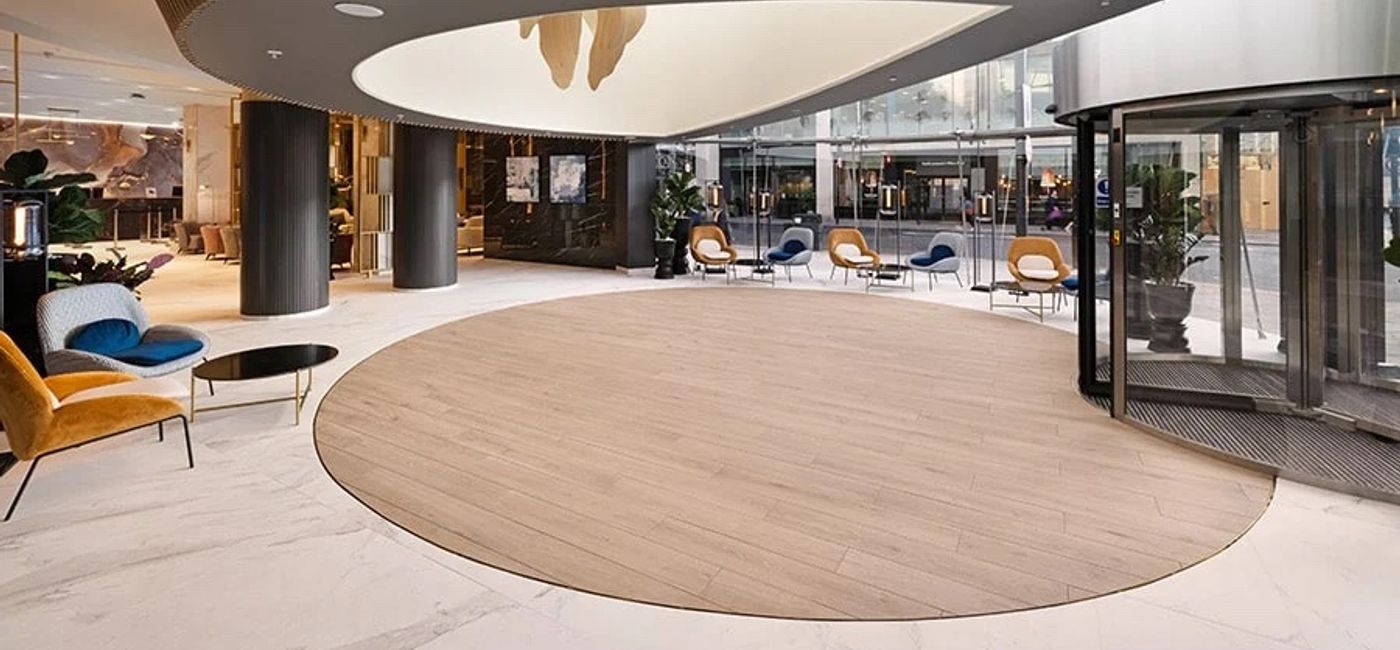 Image: Lobby, Riu Plaza London Victoria Hotel (Photo Credit: RIU Hotels & Resorts)