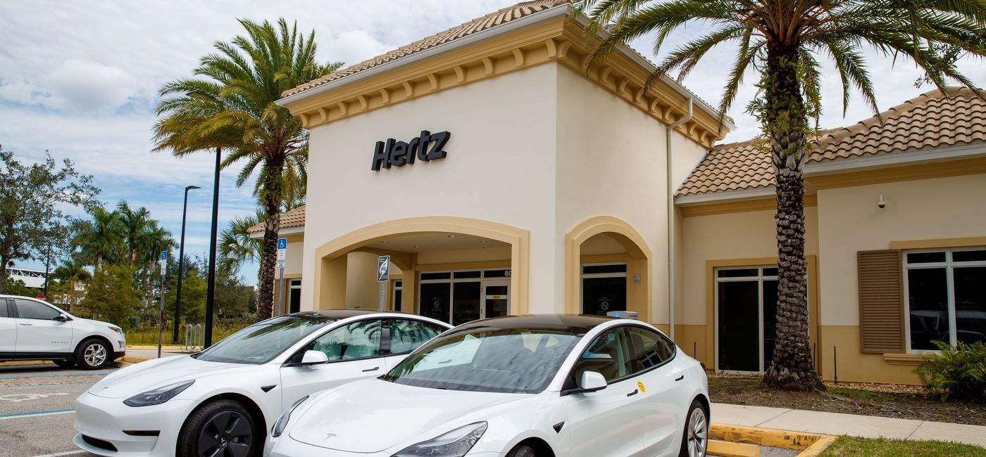 Image: Hertz electric vehicles. (photo via Hertz Media)