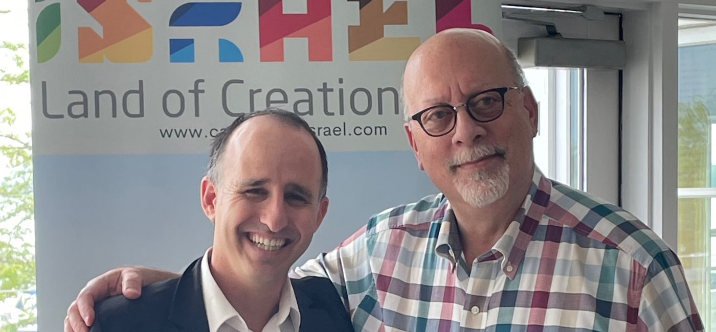 Image: The Israel Ministry of Tourism's Gal Hana (left) and Jerry Adler. (Photo Credit: Bruce Parkinson)