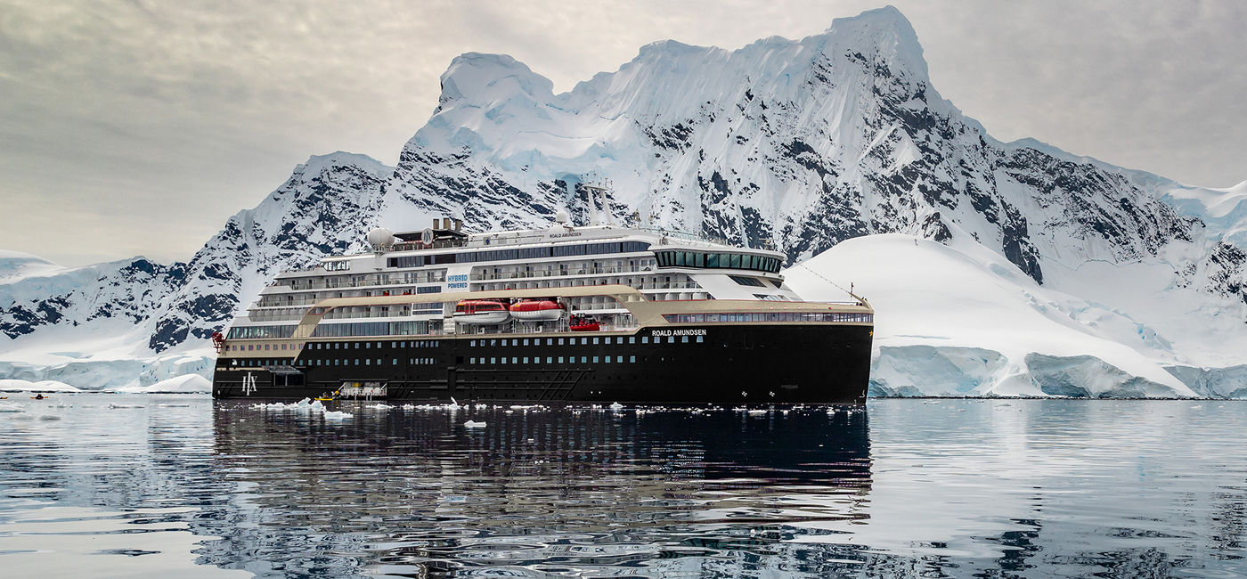 Image: MS Roald Amundsen's new livery (Photo Credit: HX)