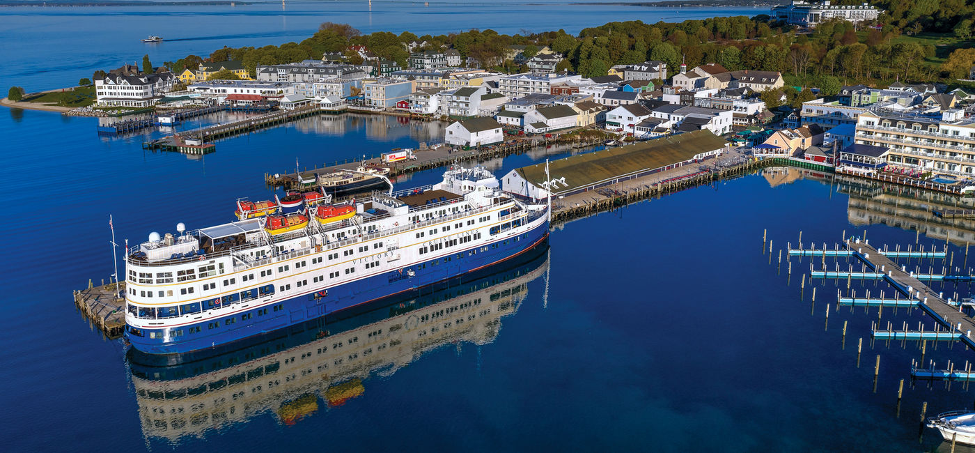 Image: Victory I at Mackinac Island (Photo Credit: Victory Cruise Lines)