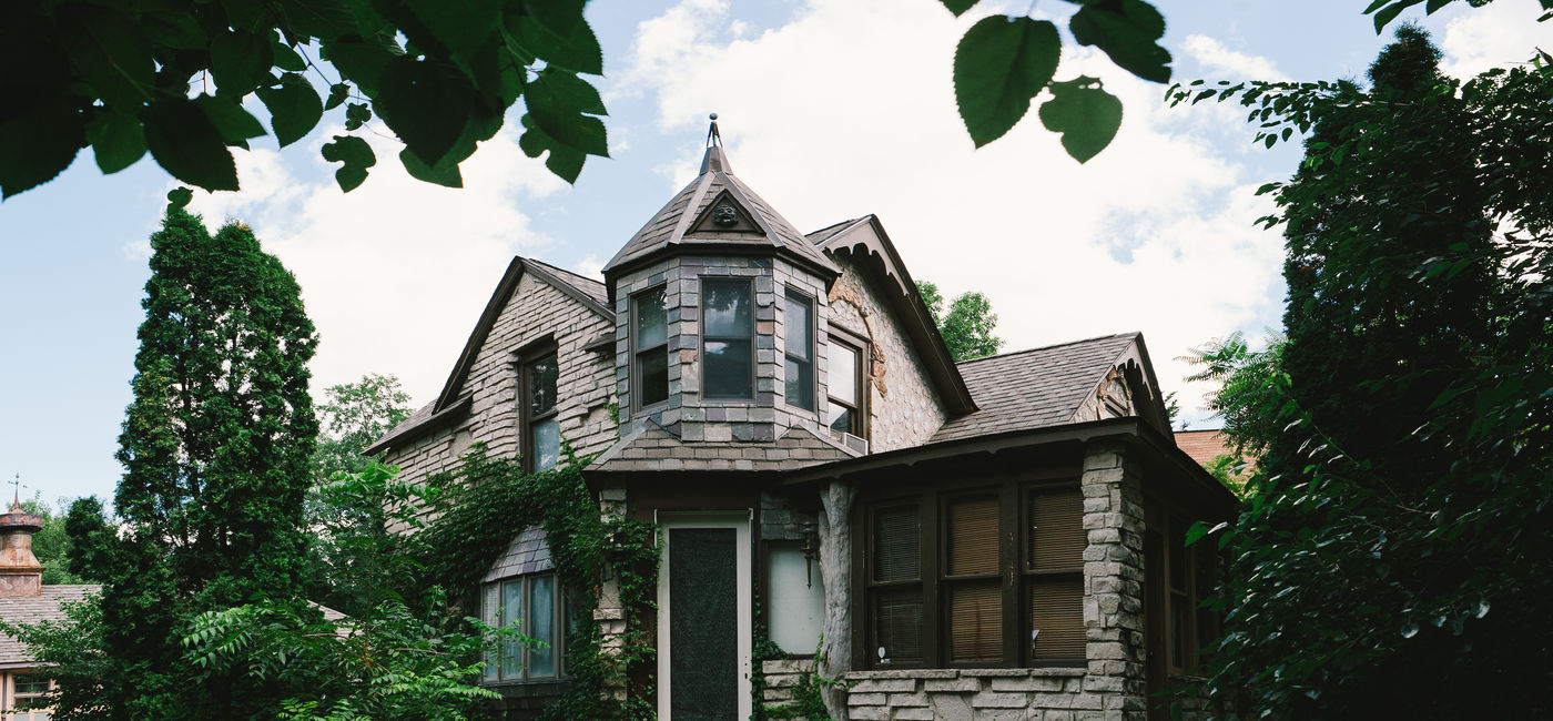 Image: Just in time for Halloween, Airbnb has released its ultimate lineup of haunted homes (Photo Credit: Courtesy Airbnb)