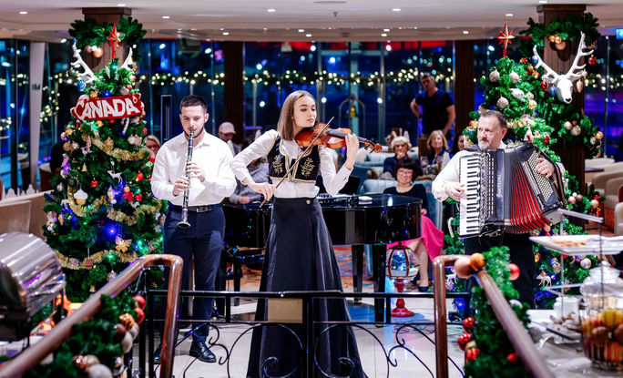 Local entertainers perform onboard the AmaMagna