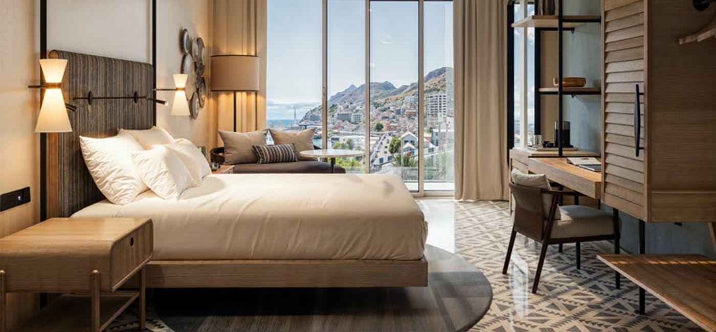 Image: Four Points by Sheraton São Vicente Resort Deluxe King Room. (Photo Credit: Marriott International)
