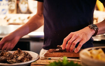 Restaurant worker preparing oysters in Vancouver