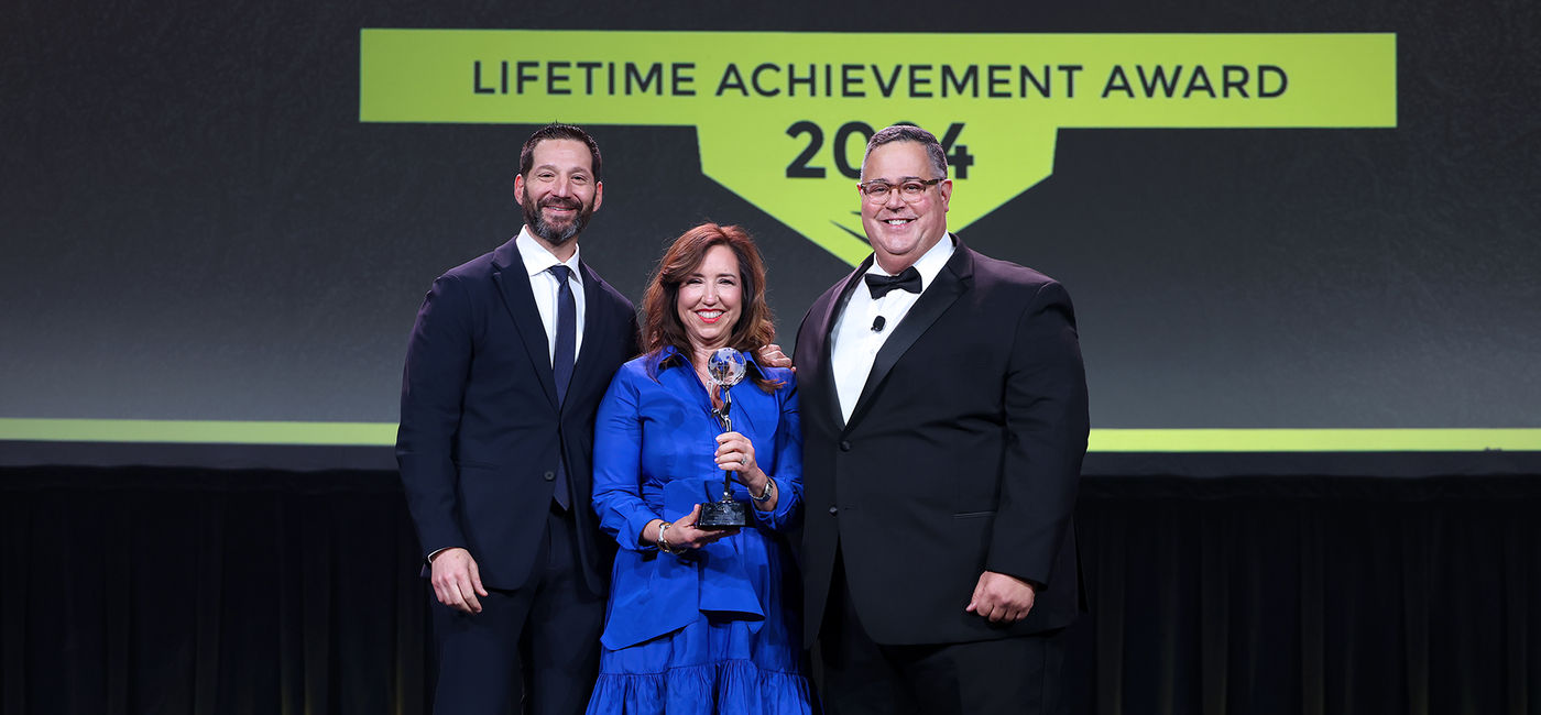 Image: Josh Weinstein, Christine Duffy and Charles Sylvia at CLIA Cruise360  (Photo Credit: Carnival Cruise Line)