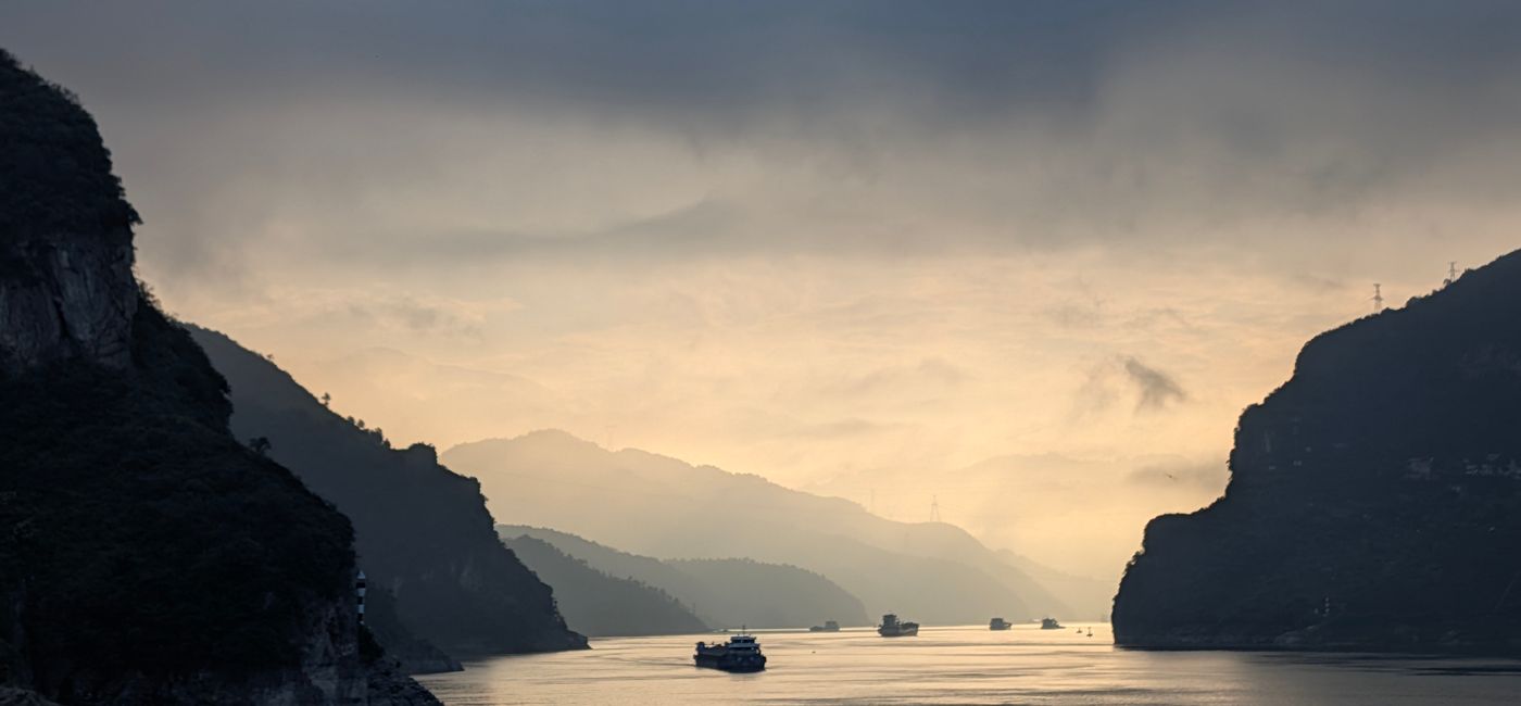 Image: En traversant la plus longue des Trois Gorges, la gorge de Xiling le 15 septembre 2025 (Photo Credit: Bert Archer)