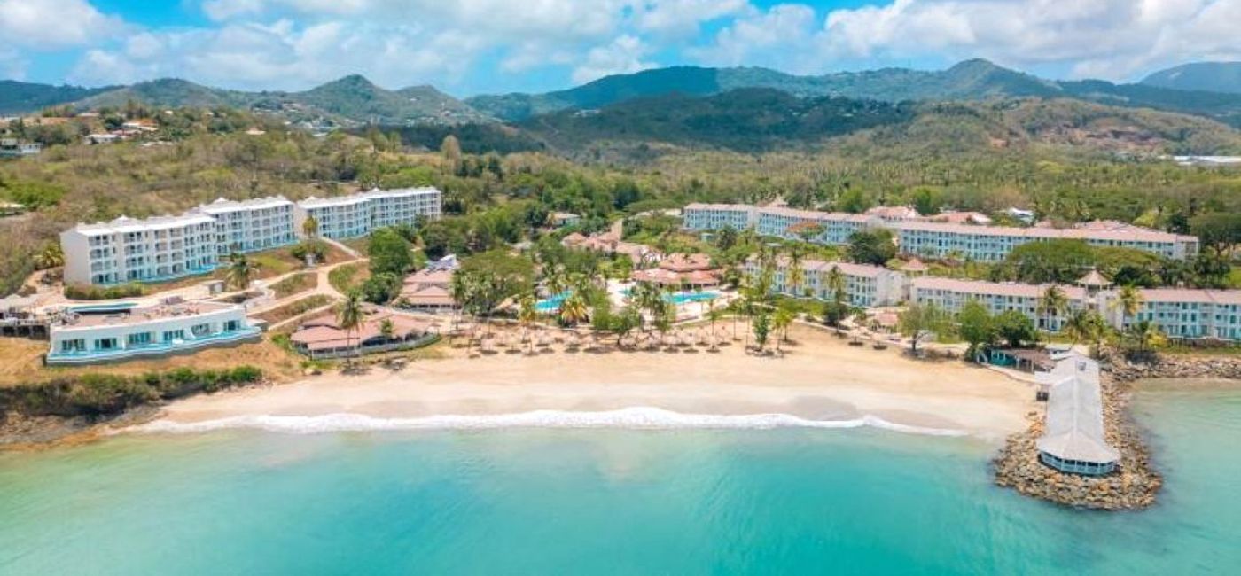 Image: Situé à quelques minutes de la marina de Rodney Bay, du parcours de golf de Cap Estate et de la capitale, Castries (Source: Secrets)