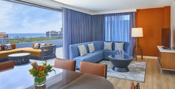 Courtyard by Marriott Waikiki Beach Penthouse Suite