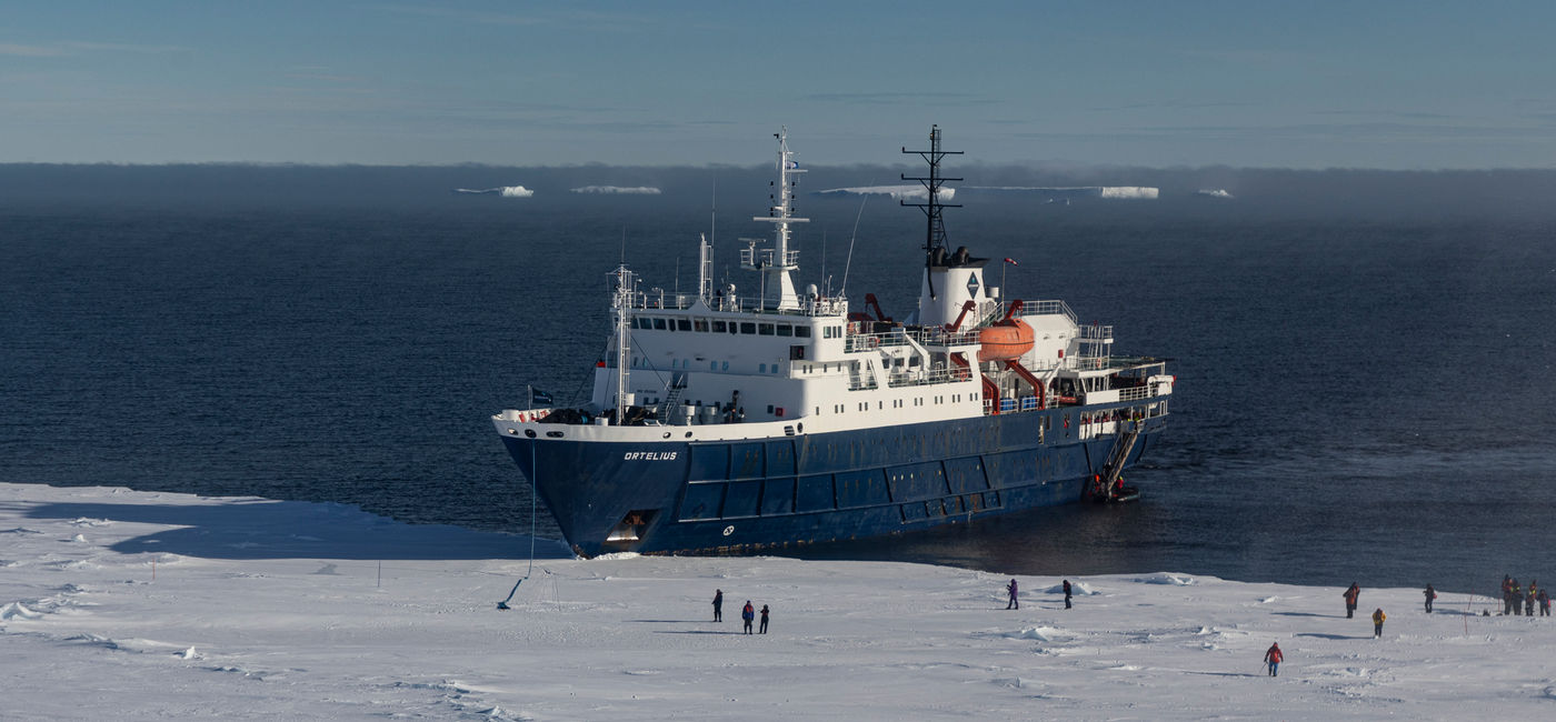 Image: Ice landing with Oceanwide Expeditions (Photo Credit: Sara Jenner/Oceanwide Expeditions)