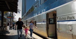 Amtrak Pacific Surfliner and SeaWorld San Diego Launch New Travel and Ticket Discount Partnership