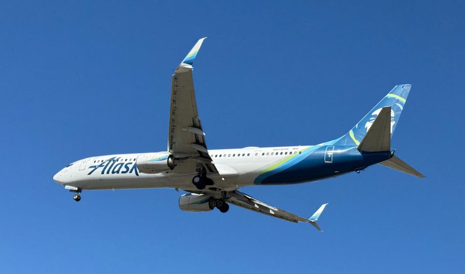 Alaska Airlines Boeing 737