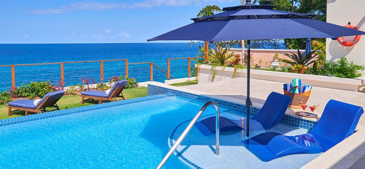 Image: (Courtesy of Villas of Distinction)