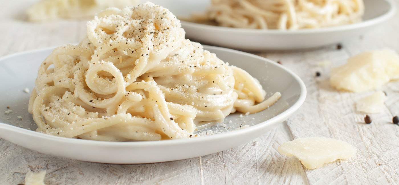 Image: Cacio e pepe pasta (Photo Credit: katrinshine/Adobe Stock)