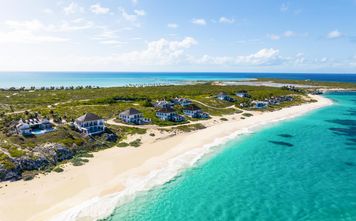 Ambergris Cay. Columbus Beach villas, Turks & Caicos