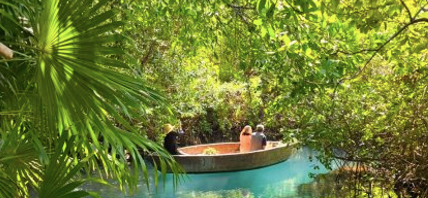 Image: Romantic boatride at Sandos Caracol