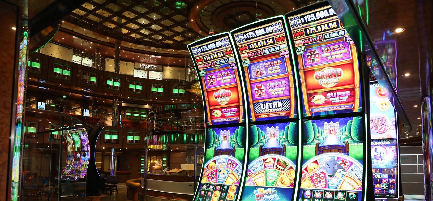 Image: The casino aboard Carnival Dream (Photo Credit: Carnival Cruise Line)