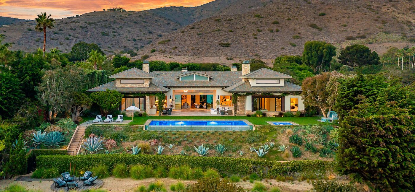 Image: Rental Escapes'  Beach Estate Malibu (Source: Rental Escapes)