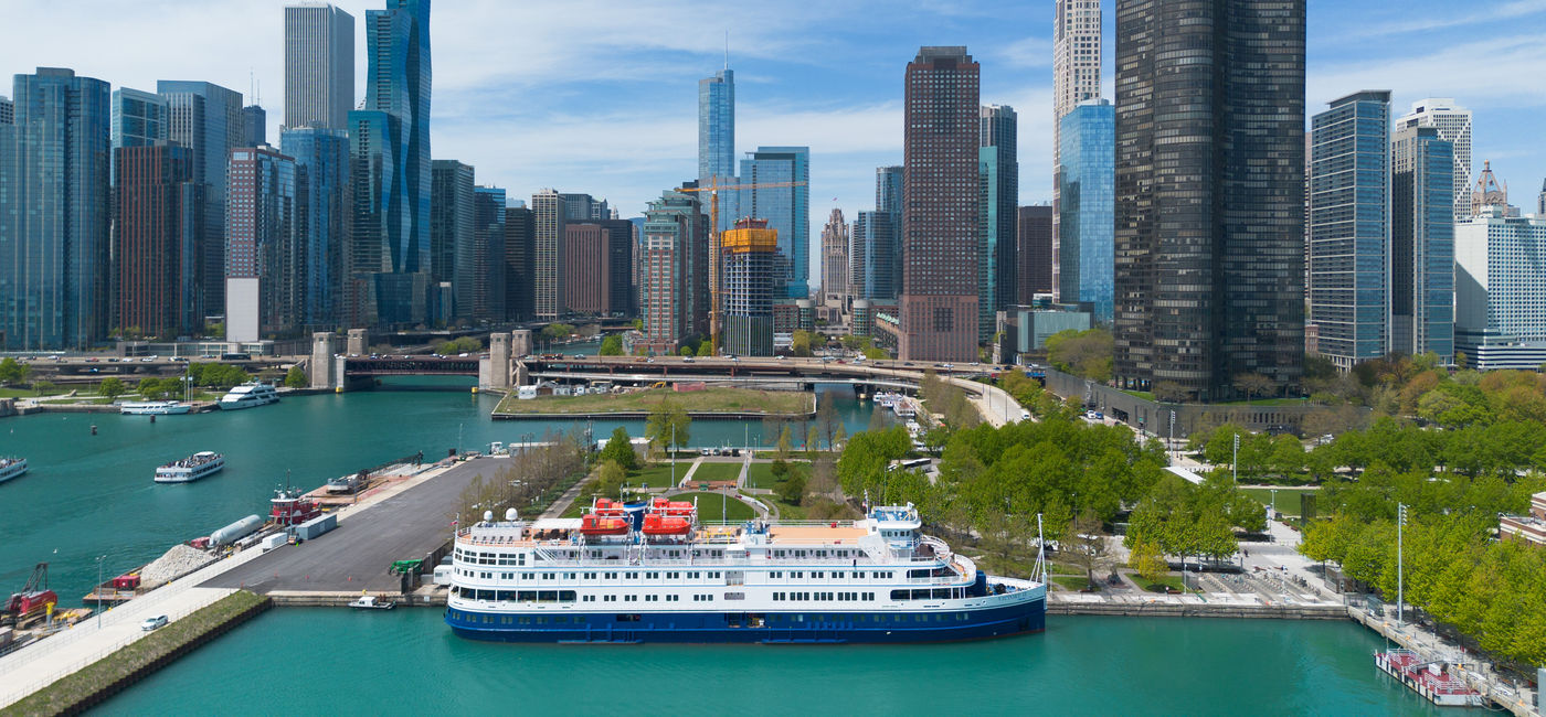 Image: Victory II in Chicago (Photo Credit: Victory Cruise Lines)