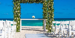 Offer Your Clients a Complimentary Wedding Package in Cancun
