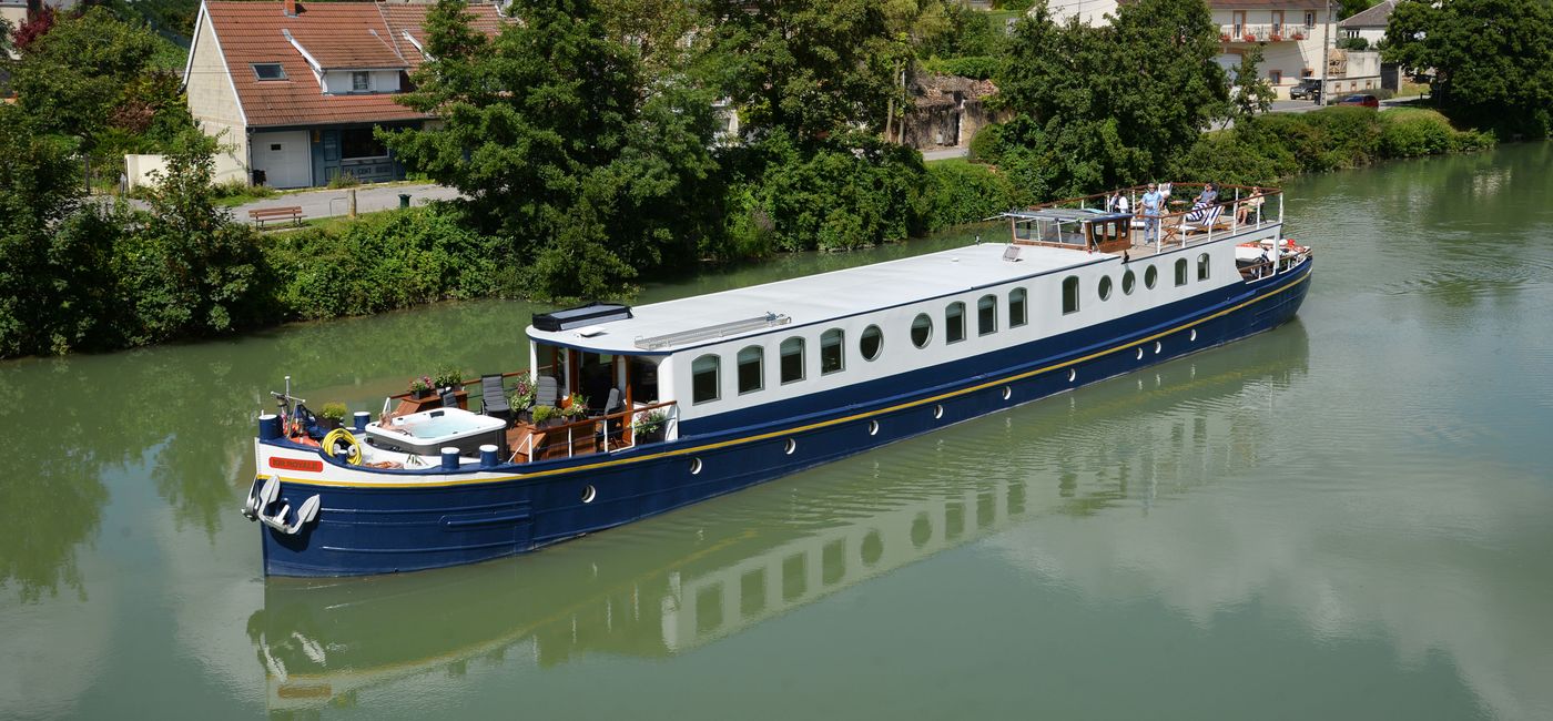 Image: Kir Royale (Photo Credit: European Waterways)