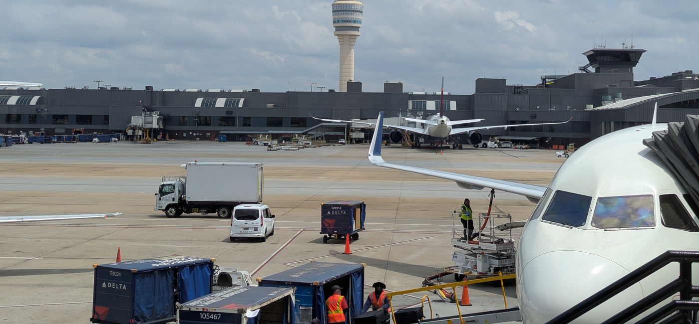 Image: Air traffic control tower (Photo Credit: Eric Bowman)