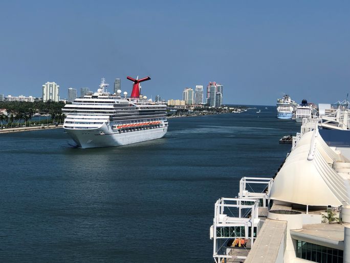 Karneval Conquest Abgiff Portmiami Kreuzfahrtschiff in Portmiami