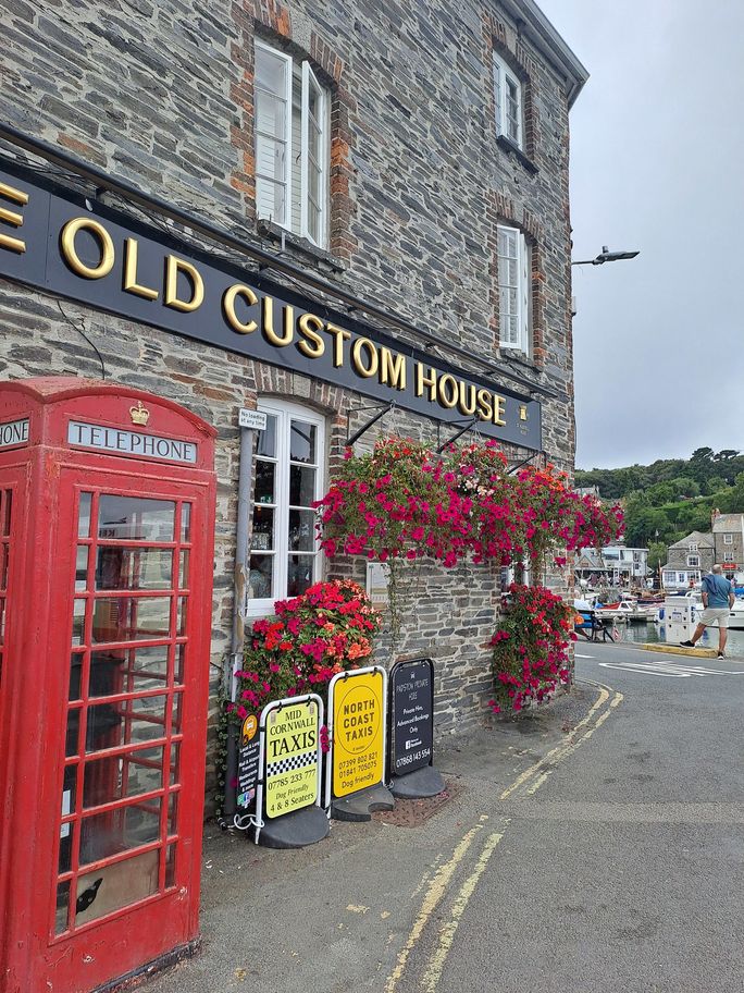 pub in Padstow, England, Cornwall