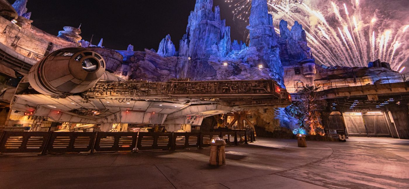 Image: “Fire of the Rising Moons” nighttime spectacular at Disneyland's Star Wars: Galaxy’s Edge. (Photo Credit: Disneyland Resort)
