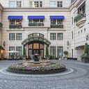 Courtyard of the Waldorf Astoria Chicago.
