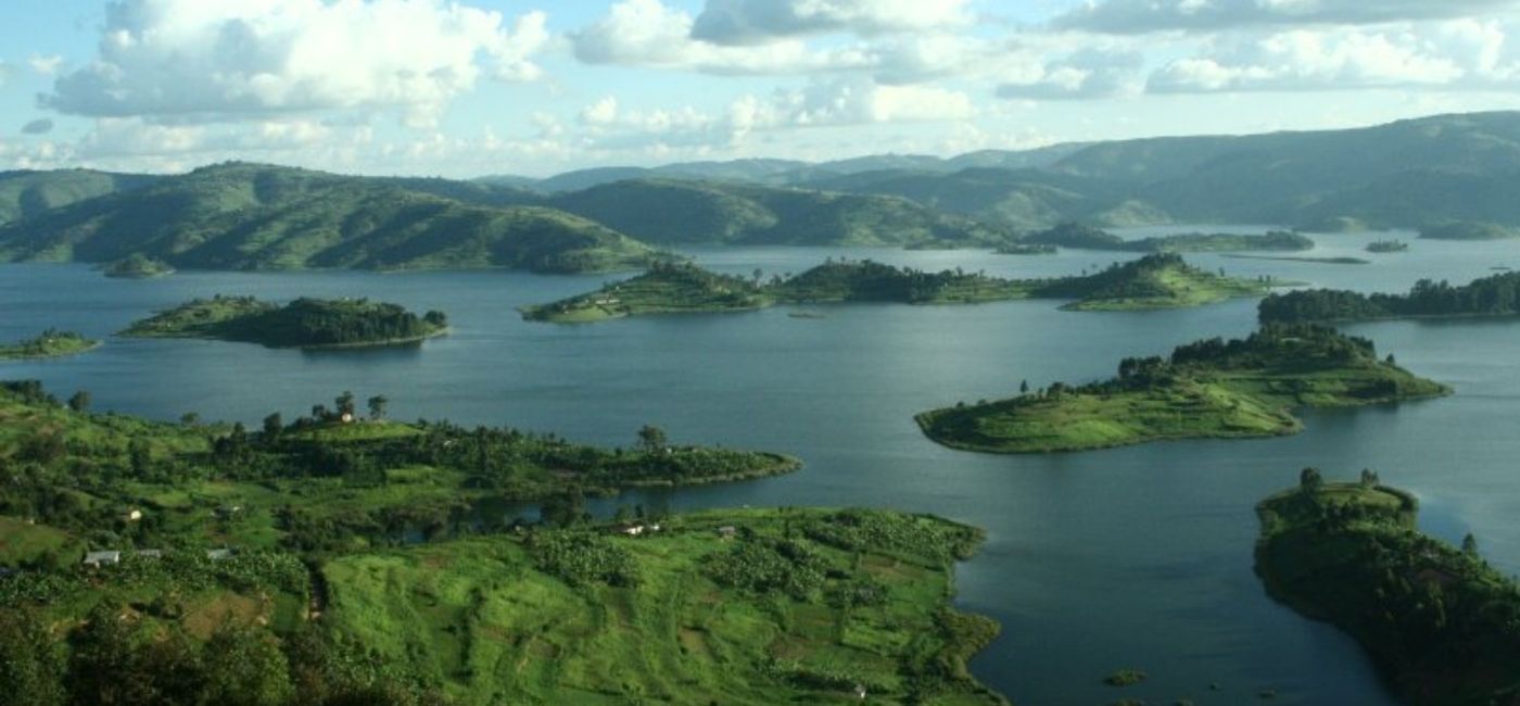 Image: Le lac Bunyonyi, en Ouganda (Photo Credit: Edirisa / Wikimedia Commons)