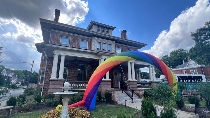 Pride Inn Bed & Breakfast Columbus is run by Jimmie Beall and her wife Mindy Pride Inn Bed & Breakfast Columbus is run by Jimmie Beall and her wife Mindy