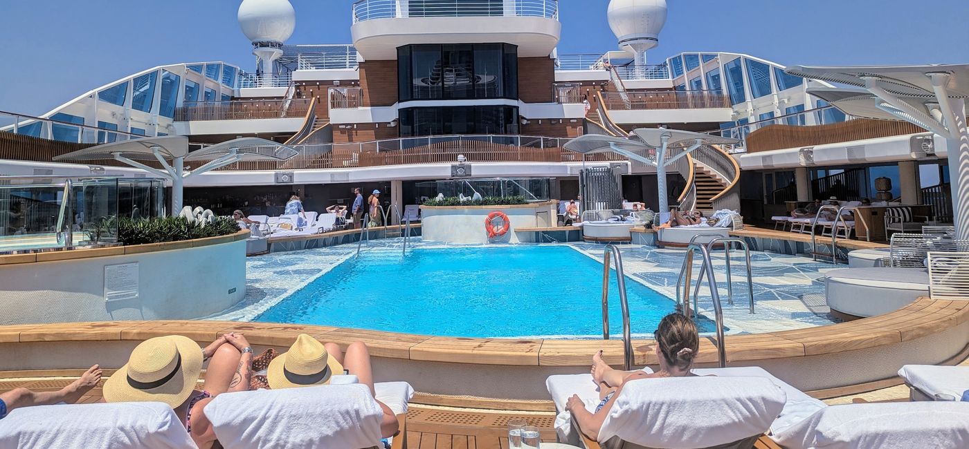Image: Oceania Allura pool deck. (Source: Claudette Covey)
