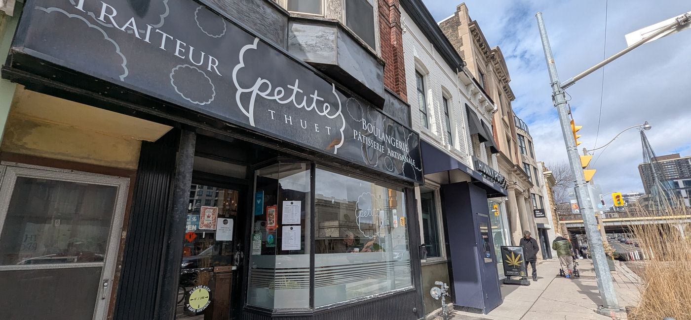Image: À Toronto, il est plus connu pour ses pains et ses galettes des rois (Photo Credit: Bert Archer)