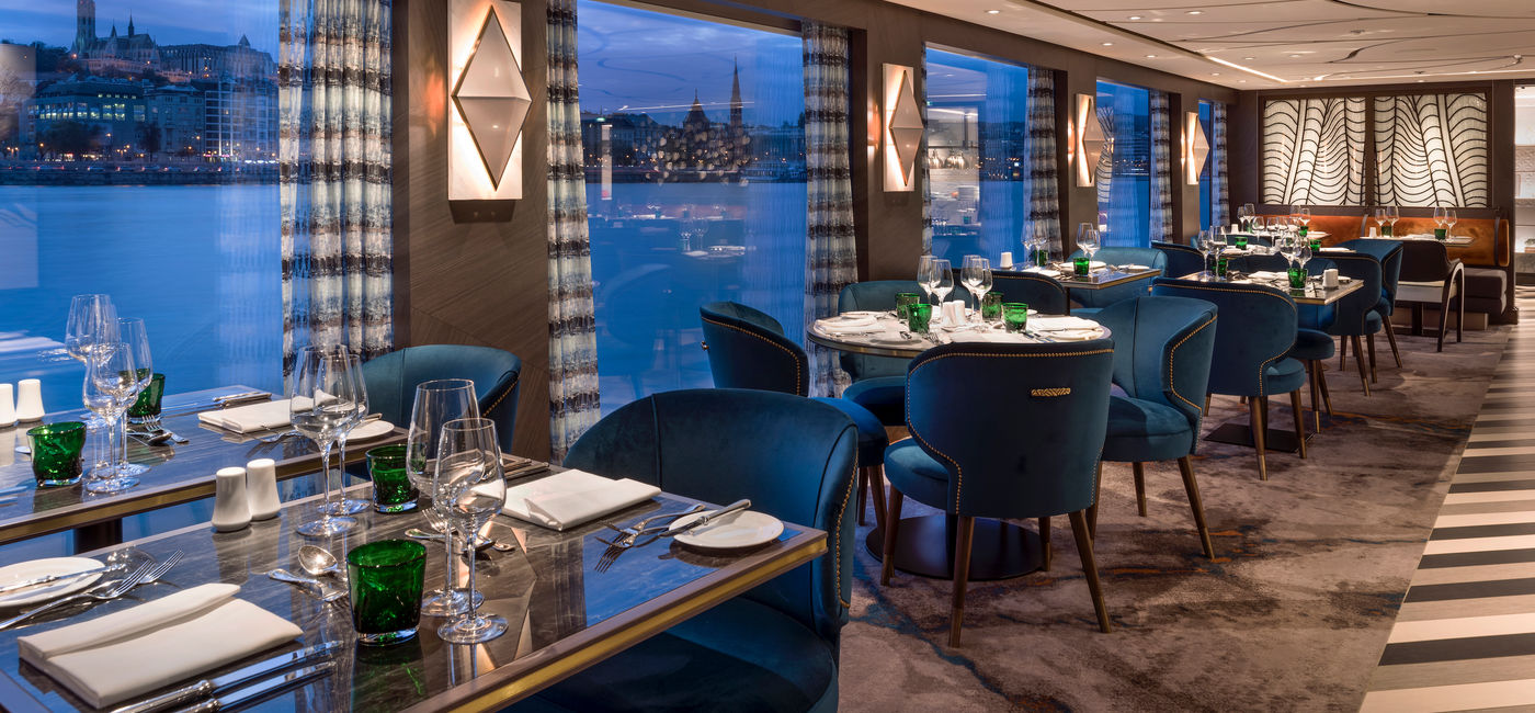 Image: Restaurant on Uniworld's S.S. Victoria. (Photo Credit: Uniworld)